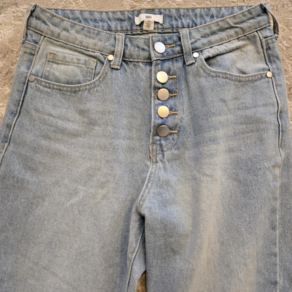 BP Light Blue Wash Denim Straight Leg Button Up Jeans